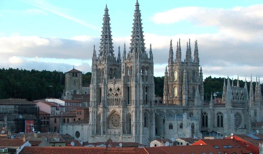 Cardenal Segura Rozando La Catedral *
